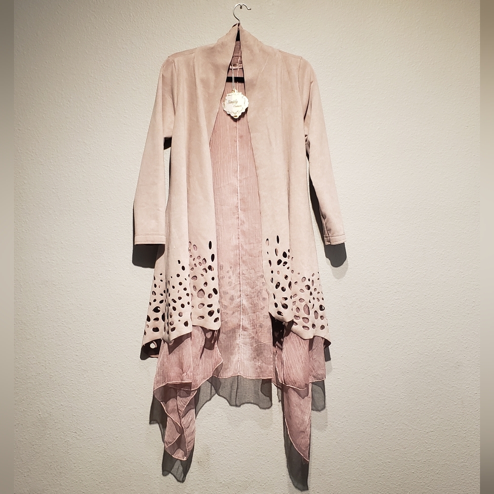 Simply Couture Pink Cape with Intricate Detailing